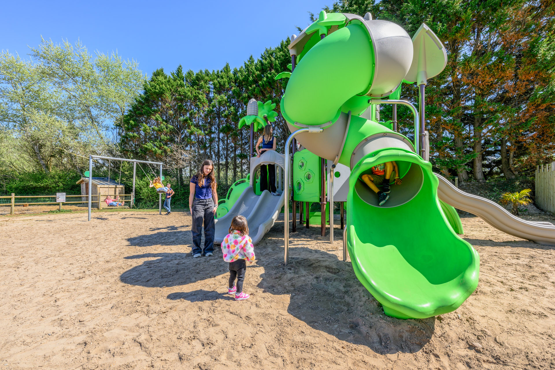 aire de jeux camping les carolins (2)