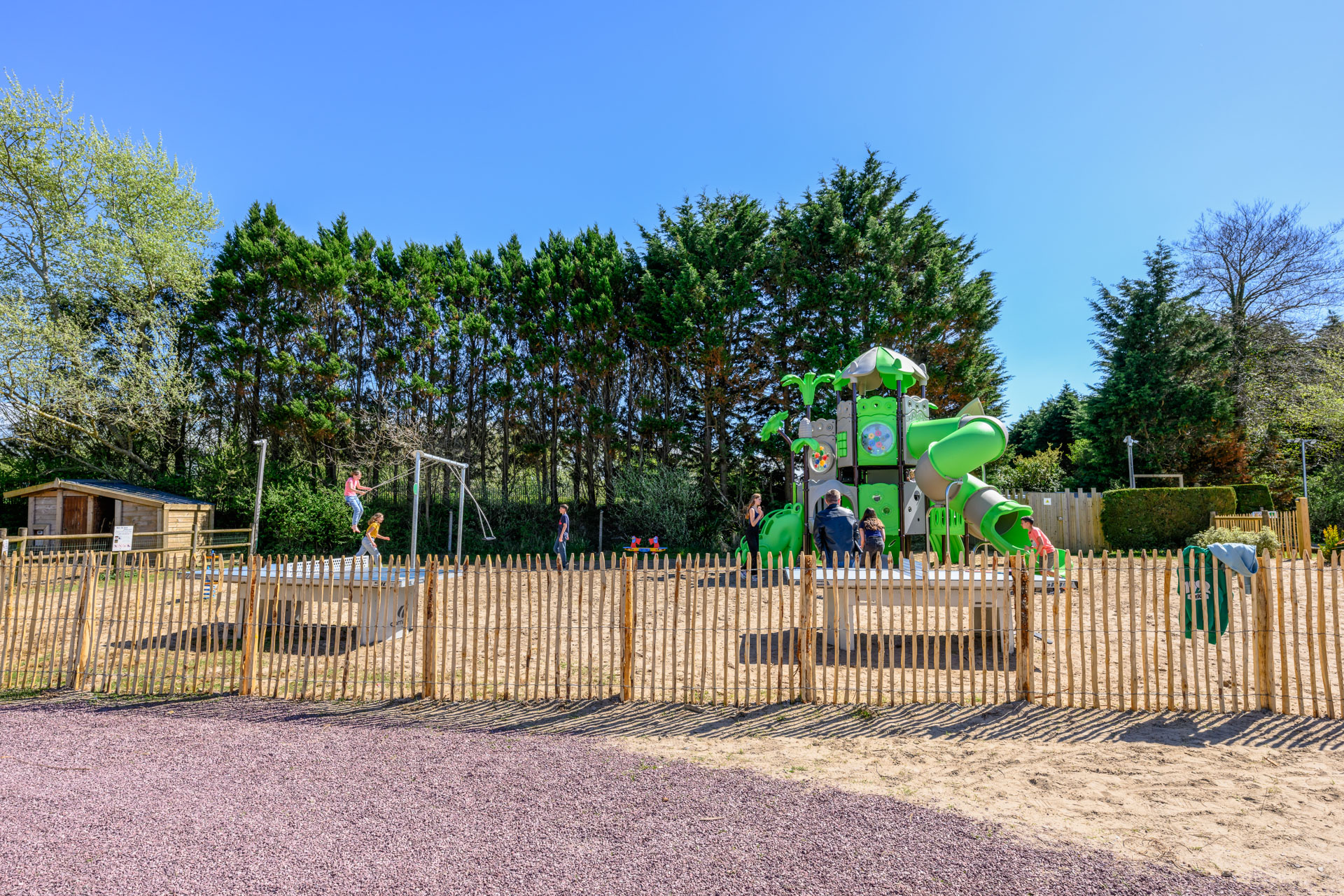 aire de jeux camping les carolins