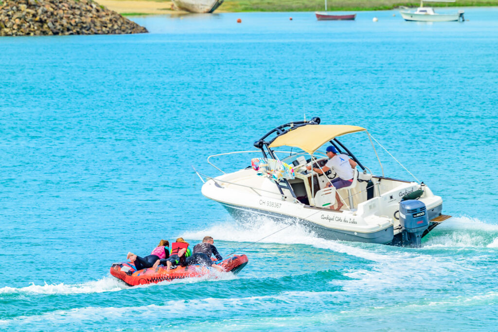 bateau boue tractee portbail (2)